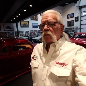 Meet your Posher, Tom